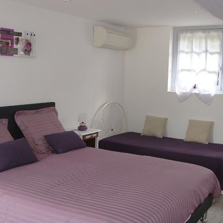 Bed and Breakfast Le Vieux Castel à Goustranville Extérieur photo
