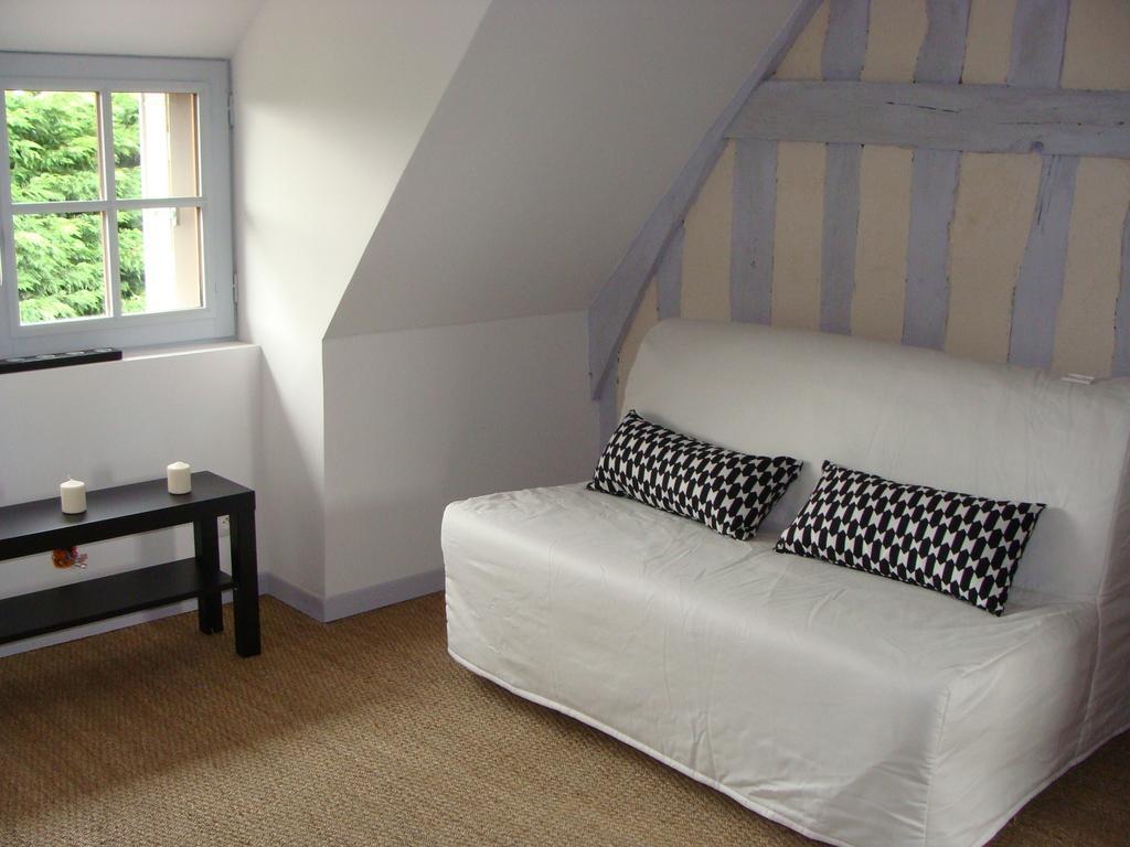 Bed and Breakfast Le Vieux Castel à Goustranville Chambre photo